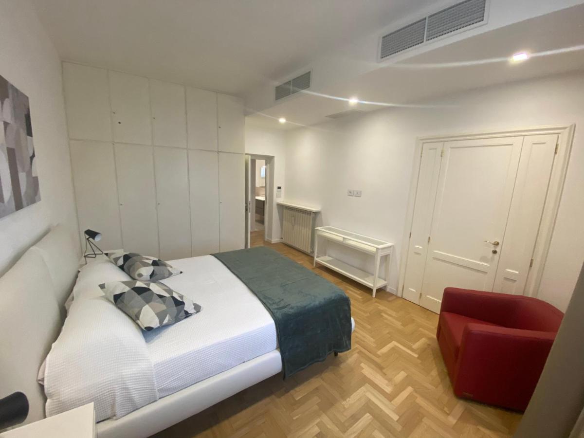 Colosseum Rome Guest House Luil Buitenkant foto